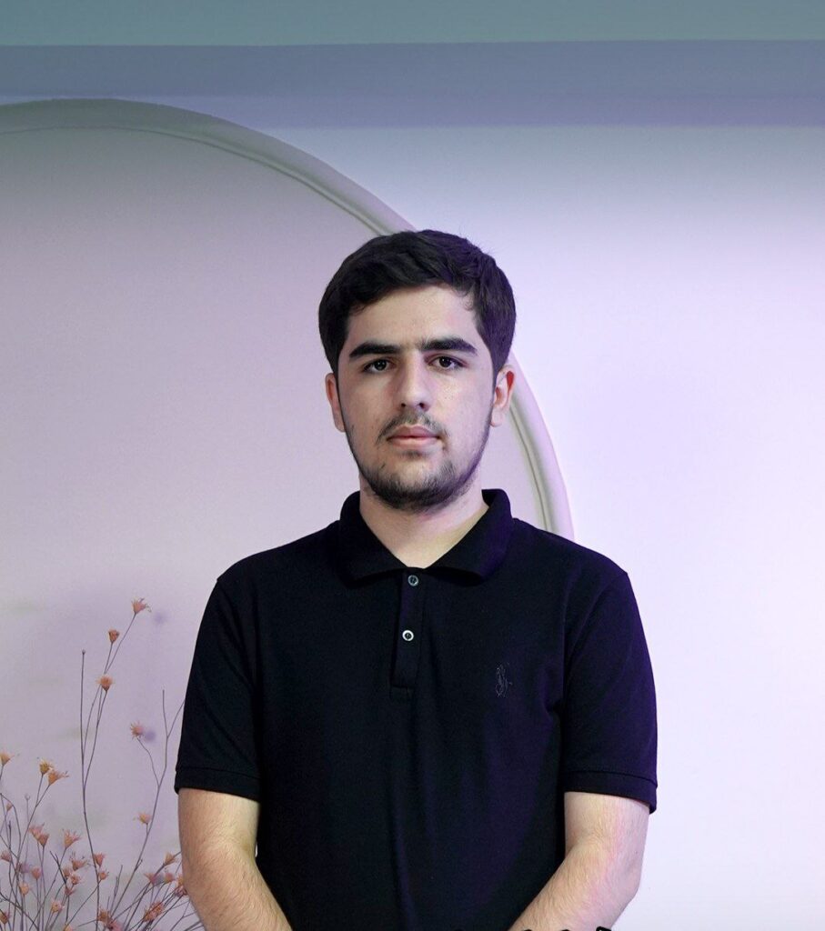 شایان احمدپوری رتبه ۸ کنکور ۱۴۰۴